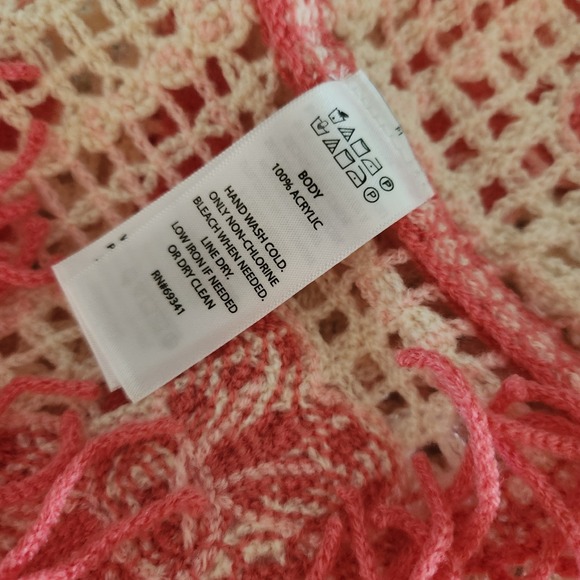 House of Harlow 1960 Pink Revolve Floral Crochet Fringe Poncho Sweater Boxy Boho - Picture 5 of 12